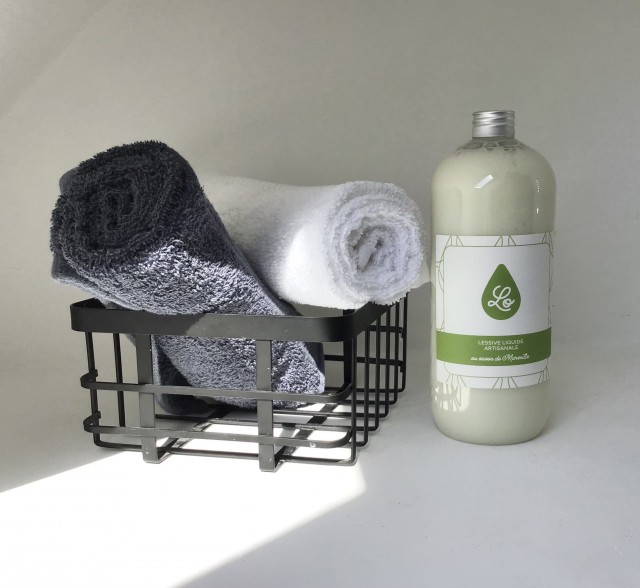 Lessive au savon de Marseille et savon noir 1 litre 25 lavages